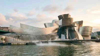 El Museo Guggenheim Bilbao, España