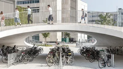 Infrastructure pour les Piétons et les Cyclistes